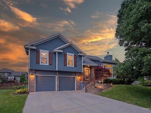 2nd image of 10914 N Laurel Ct