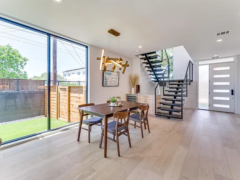 1901 Hamilton Ave — Photo 19