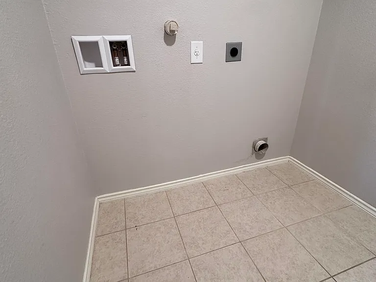 6902 Golden Oak Ln — Photo 10