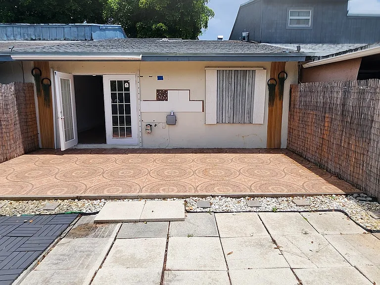 7028 SW 38th Ct #V — Photo 14