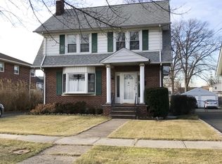 318 W Gibbons St, Linden, NJ 07036