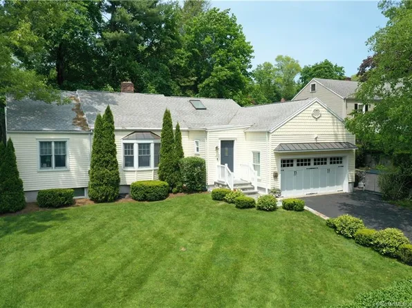 35 Meadowpark Avenue East, Stamford, CT 06905