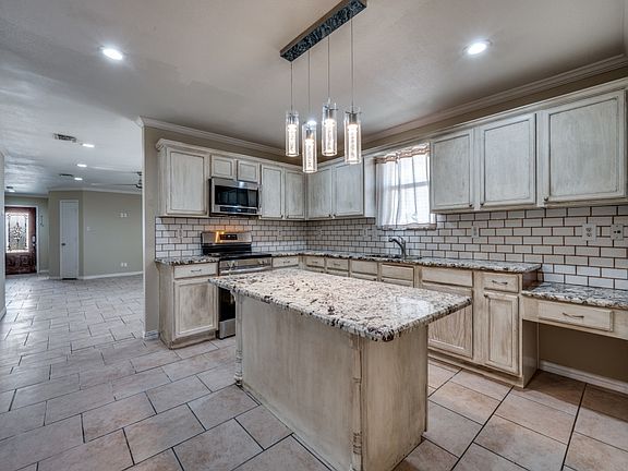 3rd image of 2644 Annalea Ln