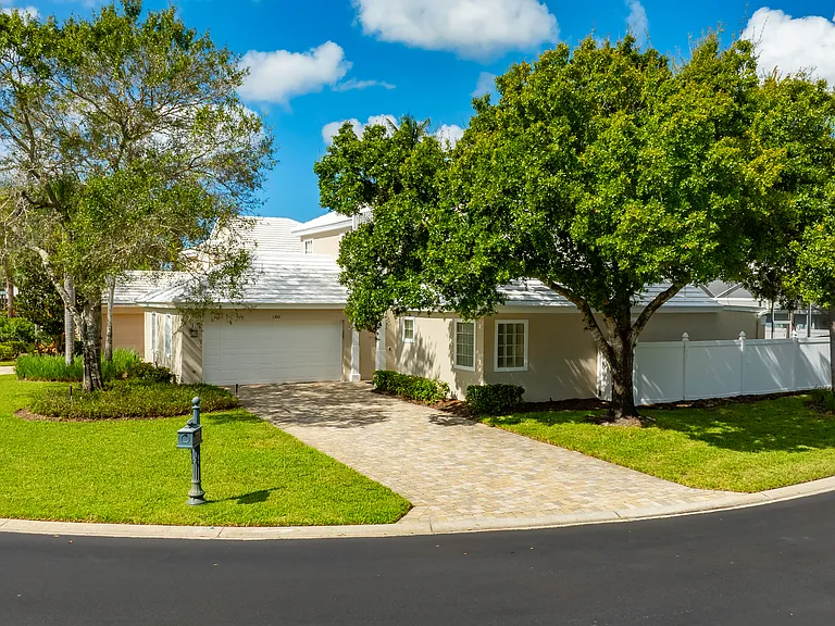1300 Silverstrand Dr — Photo 4