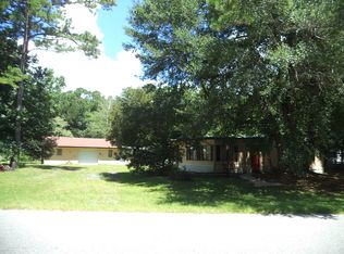9084 Bonaparte Dr, Calabash, NC 28467