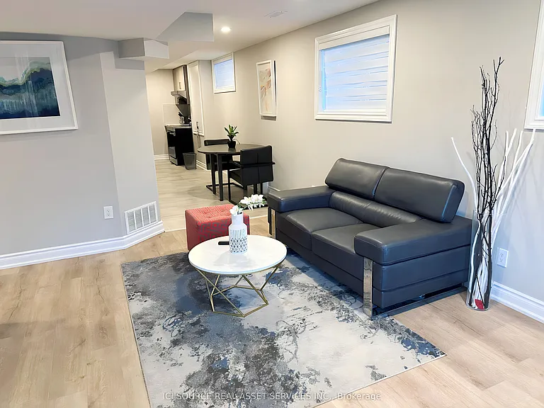 30 York Dr #B — Photo 23