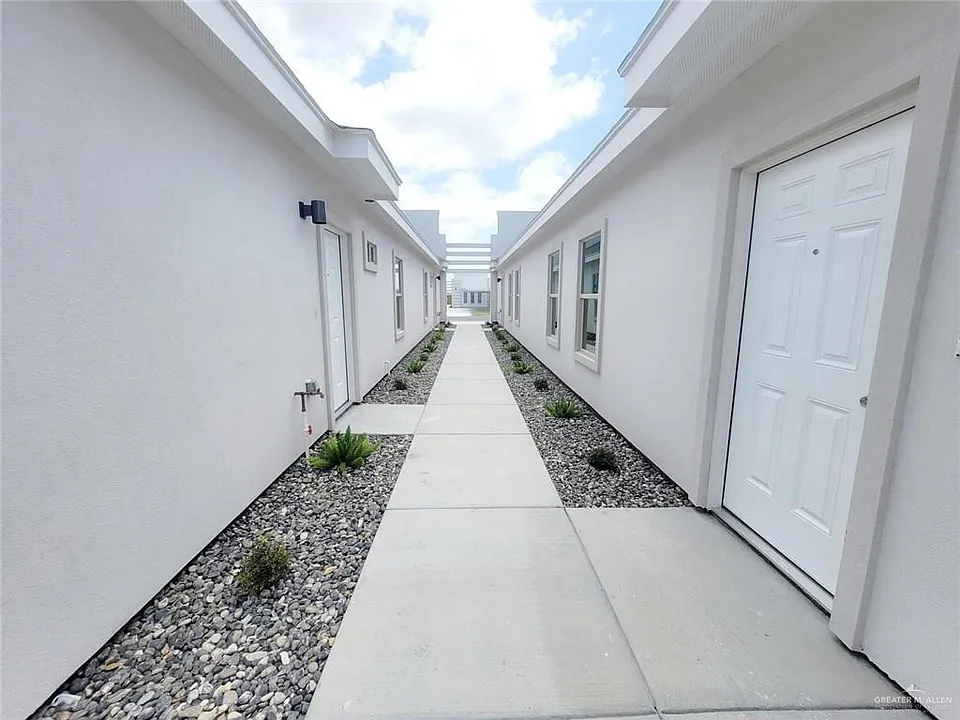 3809 Las Vistas Ln #3