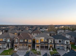 10 Hinkson St, Whitby, ON L1P0N7