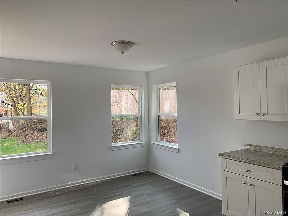 2nd image of 9 Poplar St #B