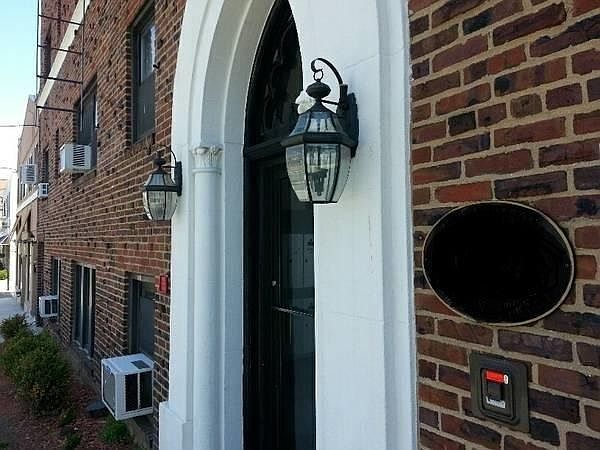 1st image of 17 Larchmont Ave