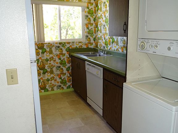 3rd image of 233 S Ventura Rd Unit 132