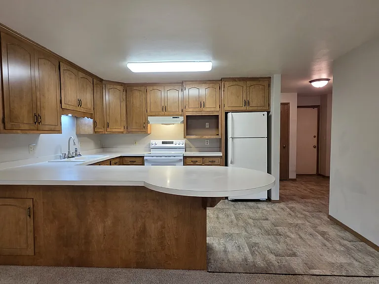 1600 E Tracia Ln — Photo 10