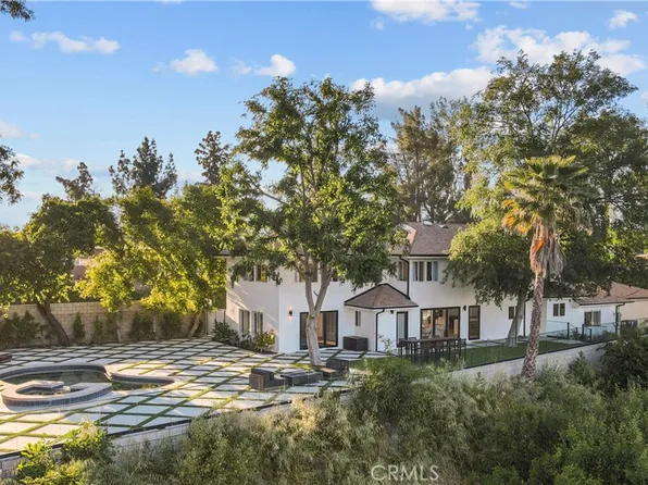 19538 Redwing St, Tarzana, CA 91356