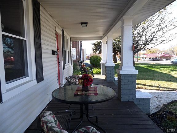 3rd image of 4712 Fort Ave