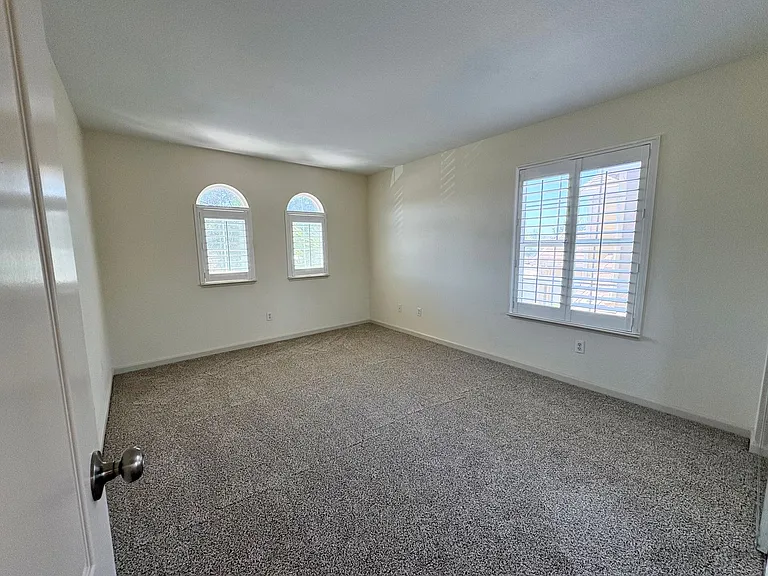 5454 Gold Creek Cir — Photo 27