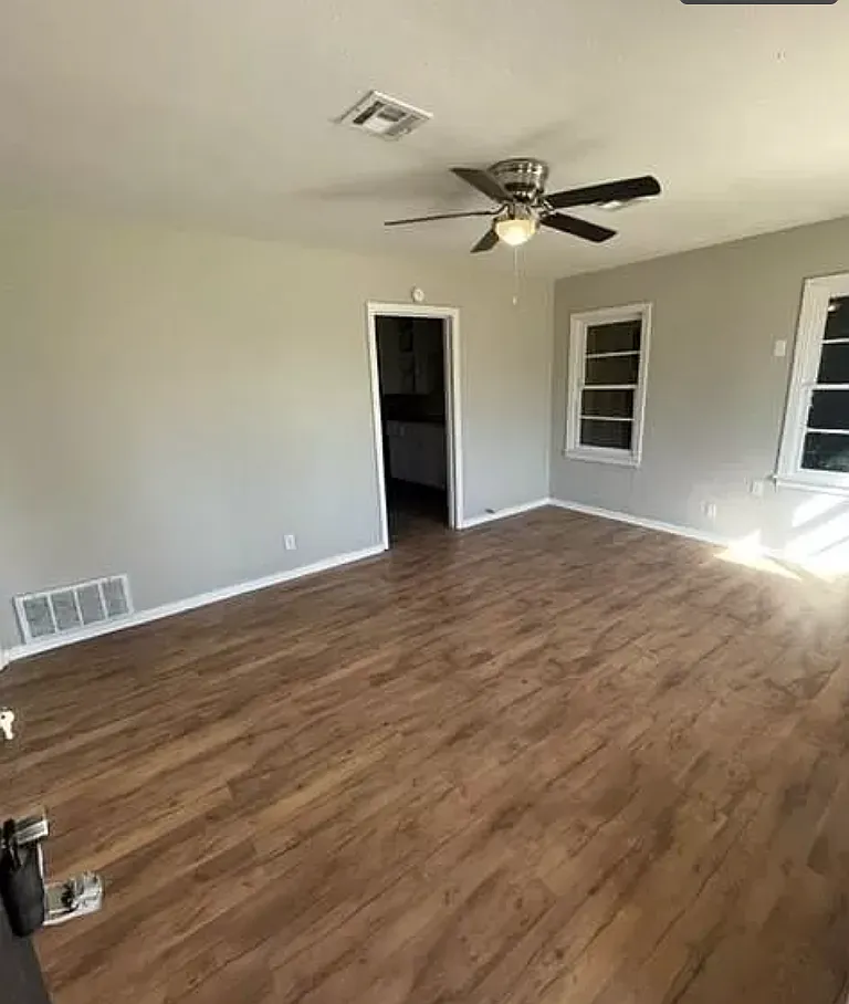 1136 Sunset Dr — Photo 4