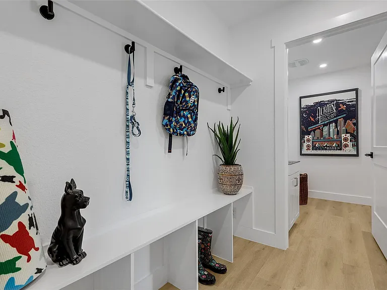 813 Cardiff Dr — Photo 20