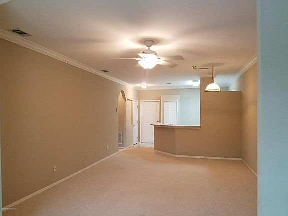 living area (4)