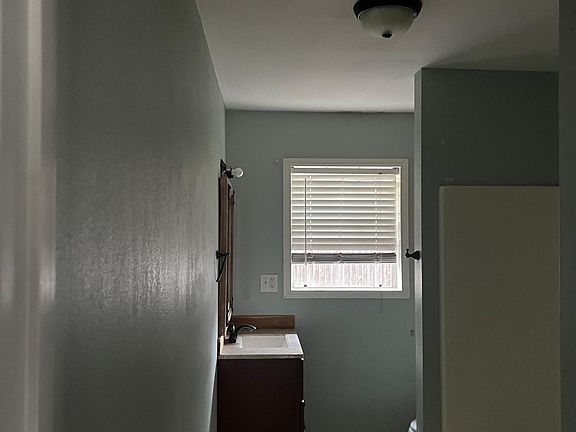2nd image of 1020 N Kight St
