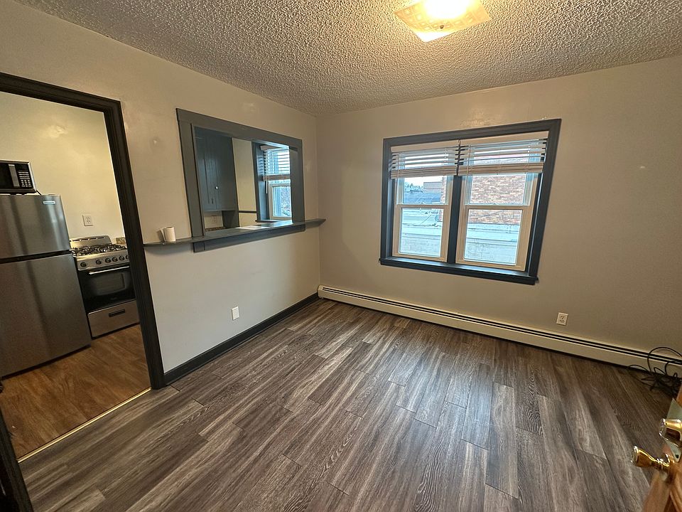1st image of 20785 Holyoke Ave