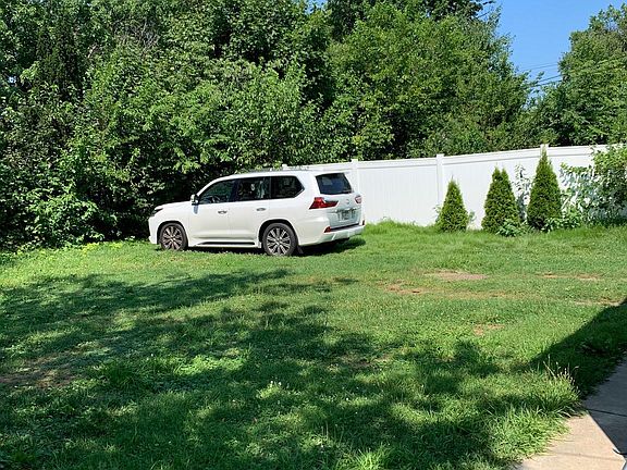 5th image of 4108 Unruh Ave