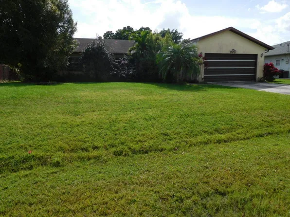 926 SE Belfast Ave, Port Saint Lucie, FL 34983