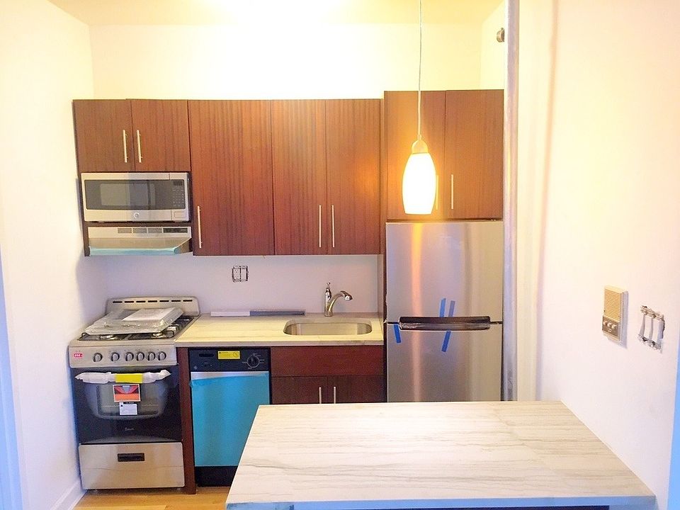 1st image of 354 22nd St #5RF