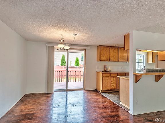 3rd image of 3103 170th St SW