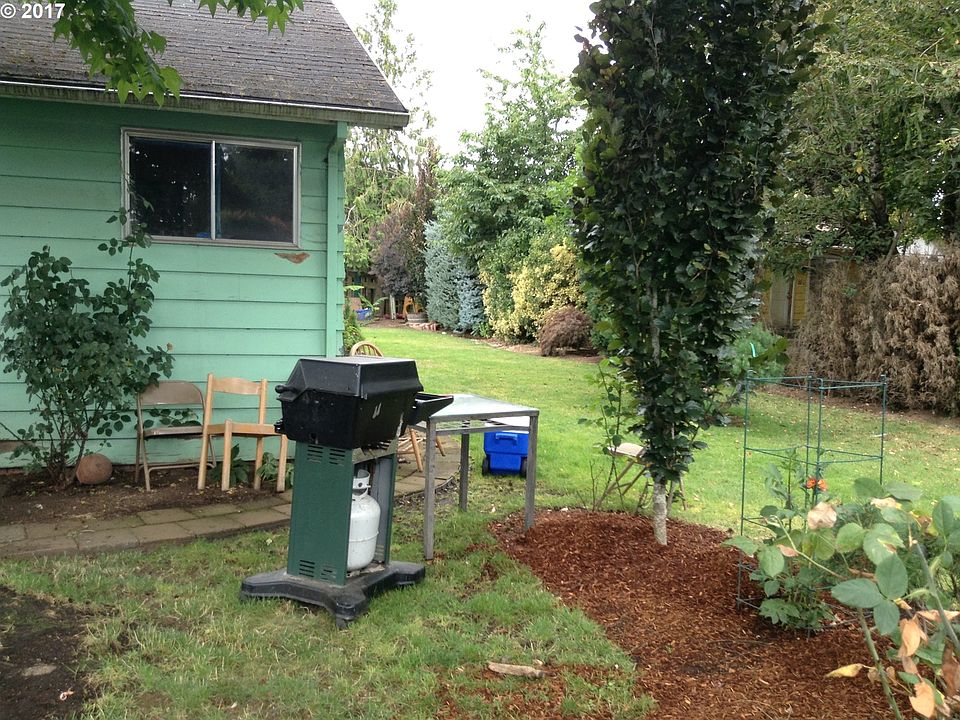 2nd image of 799 Leasure St