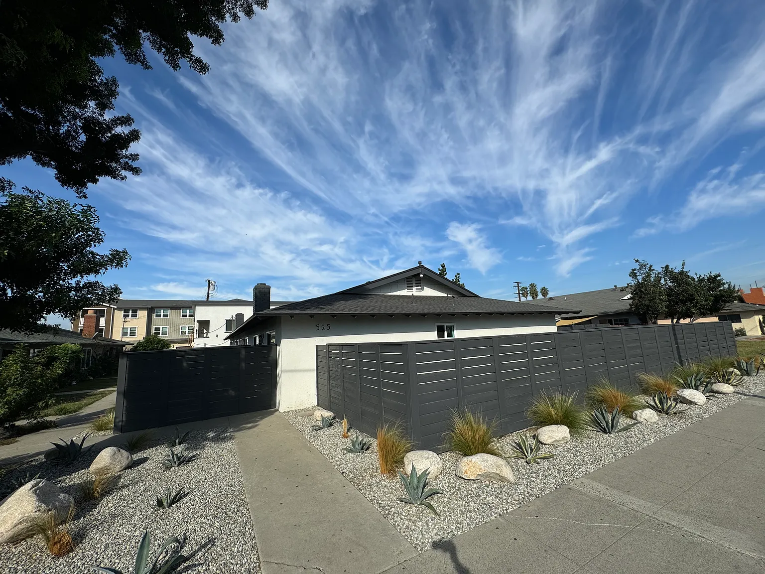 525 S Highland Ave — Photo 2