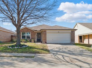 8828 Chisholm Trl, Aubrey, TX 76227