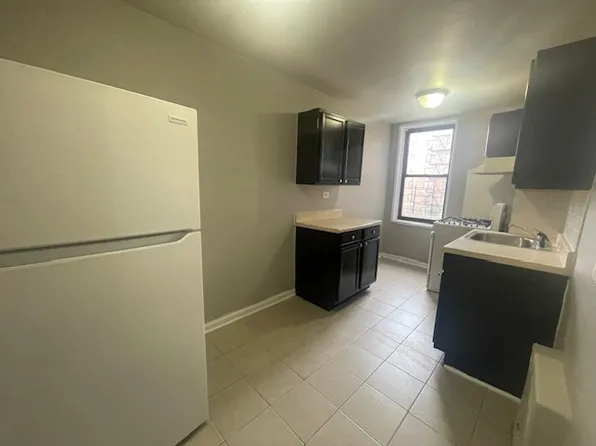 631 Beach 9th St APT 3k, Far Rockaway, NY 11691