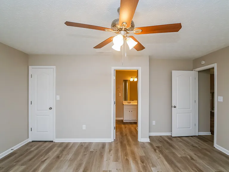 100 Saint Ann Cir — Photo 11