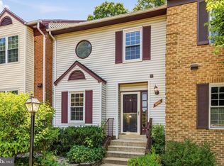 6088 Heatherwood Dr, Alexandria, VA 22310