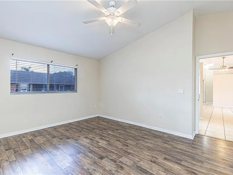 9084 Caloosa Rd — Photo 18