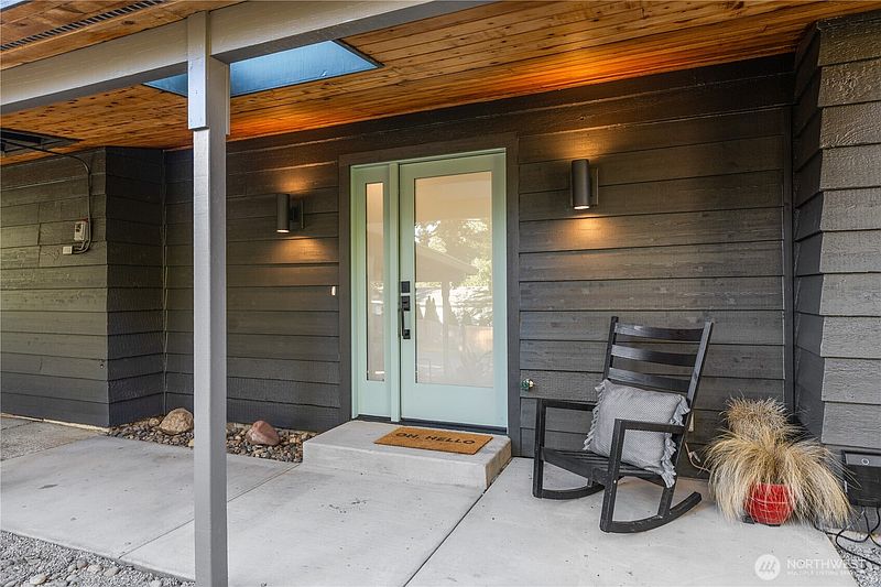 2nd image of 8317 134th Avenue NE