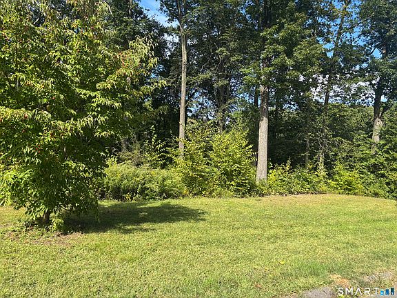3rd image of 8 Sebastian Trail