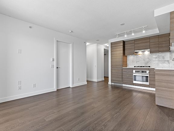 4th image of 602 Como Lake Ave #2501