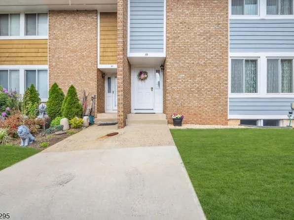 39 Balsam Ct, Hillsborough Twp., NJ 08844