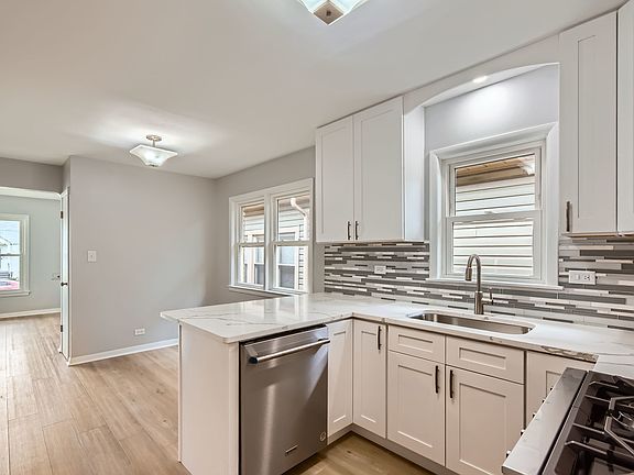 5th image of 10952 S Lawndale Ave