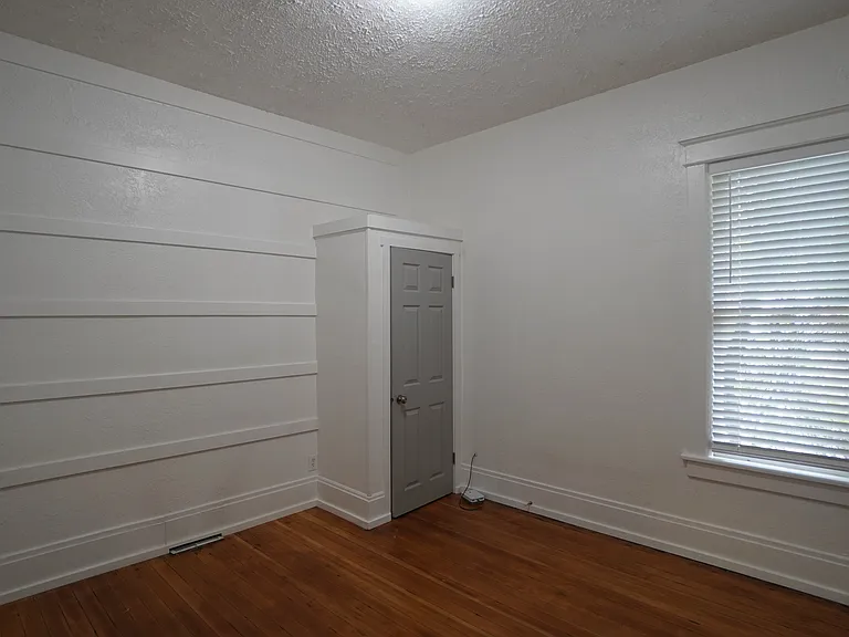 2623 Quincy Ave — Photo 5