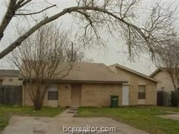 2717 Sprucewood St #A & B, Bryan, TX 77801