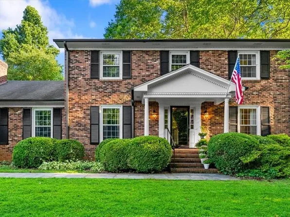 4205 Tallwood Dr, Greensboro, NC 27410