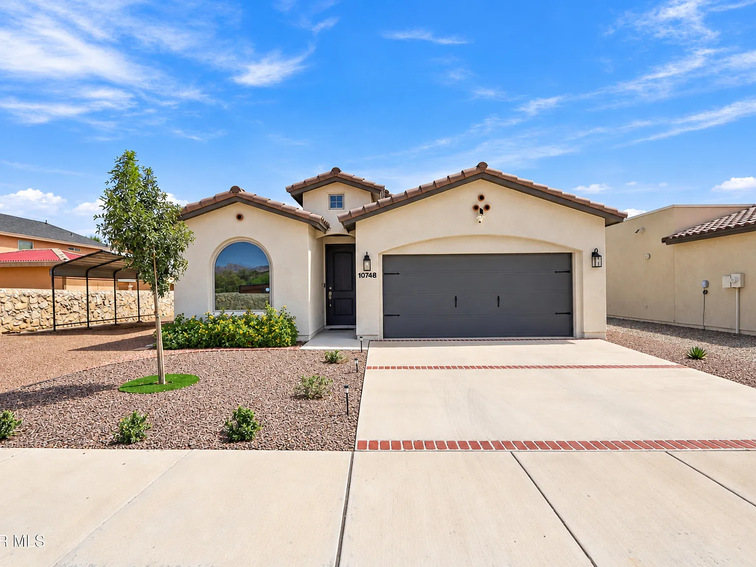 4 bed, 2.0 bath, 1768 sqft, $2,200 — Photo 1