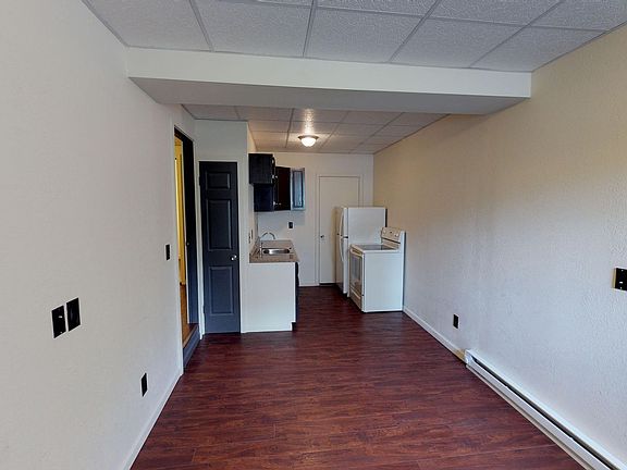 2nd image of 884 Grove St #8