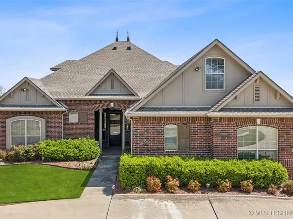 6673 E 60th Pl, Tulsa, OK 74145