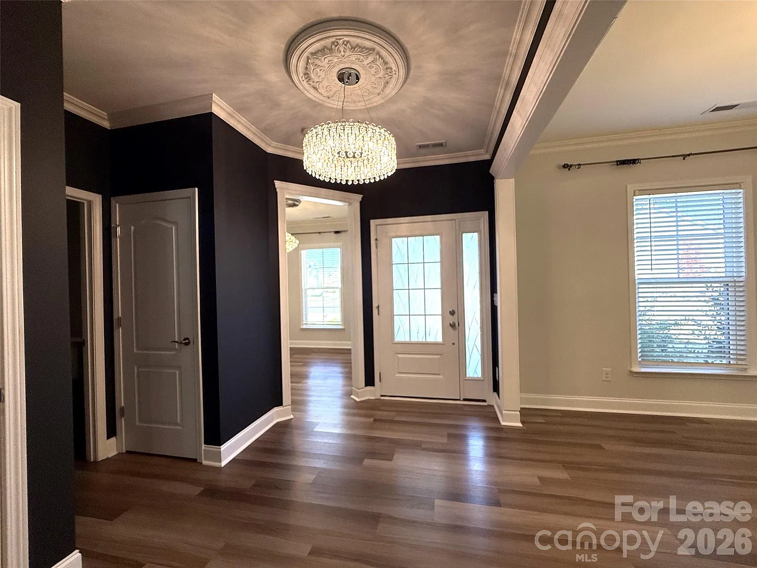 4 bed, 2.5 bath, 3101 sqft, $3,200 — Photo 4
