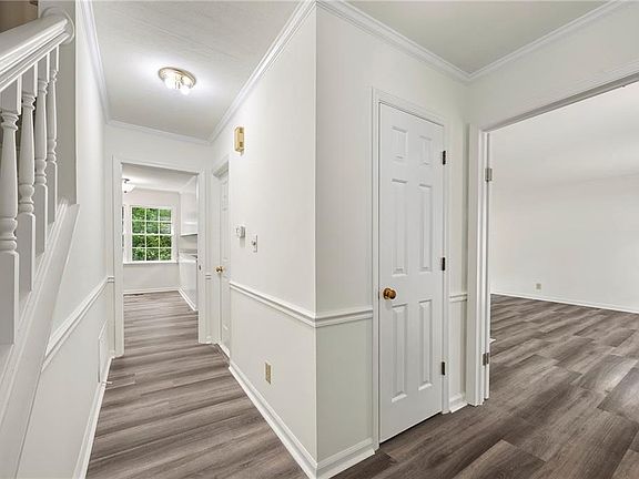 4th image of 602 Commanche Dr