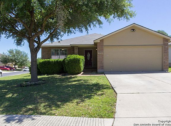 3rd image of 1026 Magnolia Hl