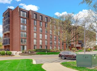 123 Acacia Dr UNIT 201, Indian Head Park, IL 60525